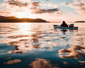 Beach Gardens Resort And Marina - Powell River