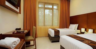Multazam Hotel Syariah - Kartasura - Bedroom