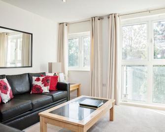 Oakdale at Park Heights - Woking - Huiskamer