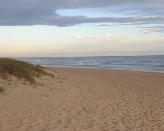 Play@Lakes - Lakes Entrance - Strand