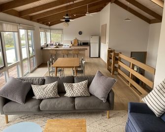 Beautiful Beach House - Brilliant Position - Anglesea - Sala de estar