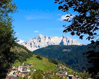 Pensione Sellablick - Colfosco - Außenansicht