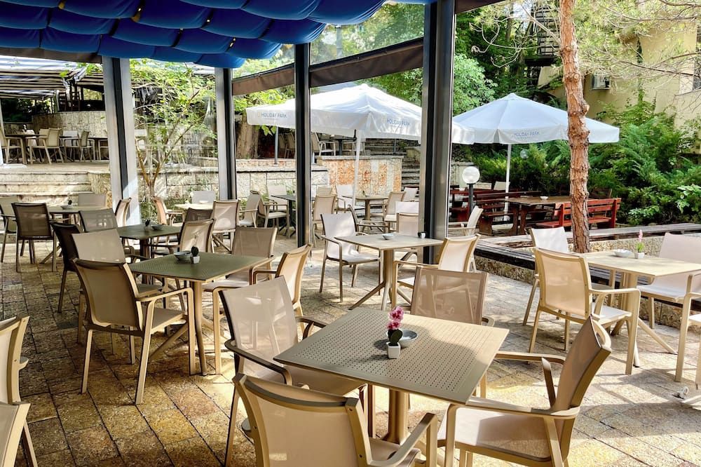Holiday Park Hotel - וארנה - מסעדה