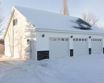 Beautiful, Cozy Loft in Devils Lake! - Fort Totten - Gebäude