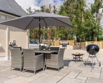 Relaxing Private Country Escape with Hot Tub - Roscommon - Patio