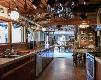 Hot Springs Private Swim Pool, Private Soaking Pool, Chalk Creek Frontage - Nathrop - Bar
