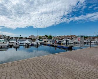 Les Marines Des Capellans - Inh 31640 - Saint-Cyprien