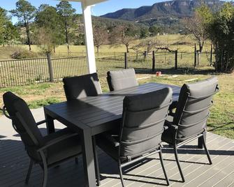 Relaxing. Elegant. Impressive Views In A Semi-Rural Setting! - Calderwood - Patio
