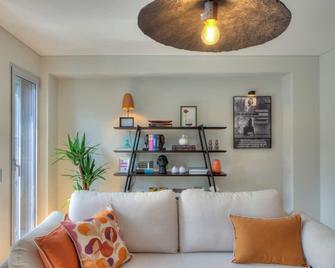 Blue Bay, charming home - Póvoa de Varzim - Wohnzimmer