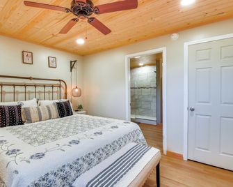 Lakemont Mountain Cabin w/ Game Room & Hot Tub! - Lakemont
