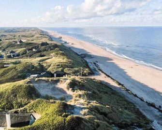 8 Person Holiday Home in Hvide Sande - Hvide Sande - Strand