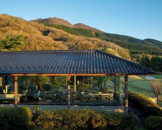 Hakone Yunohana Onsen Hotel - האקונה - פטיו