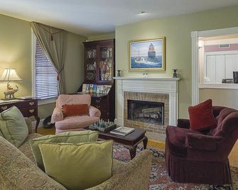 George Brooks House B&B - Saint Michaels - Living room