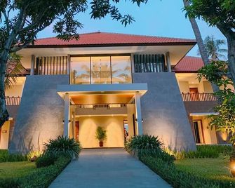 Ketapang Indah Hotel - Banyuwangi - Building