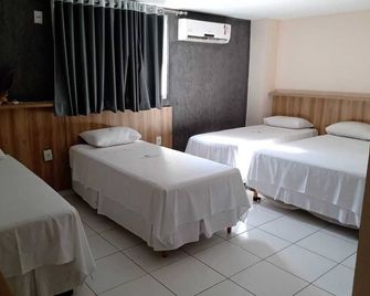 بورجز هوتل - إمبيراتريز - غرفة نوم