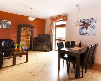 Apartamenty nad Lomniczka - Karpacz - Ruang makan