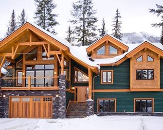 Chalet, 5 Bedrooms + Den, 4.5 Baths (Sleeps 10-12) - Golden - Bâtiment