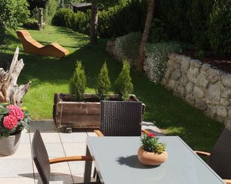 Sunny, calm, nice view of the surrounding mountains. Ideal for your vacation! - Leutasch - Patio