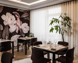 โรงแรมเซกอนด์ - ซากฮรา์ - ร้านอาหาร