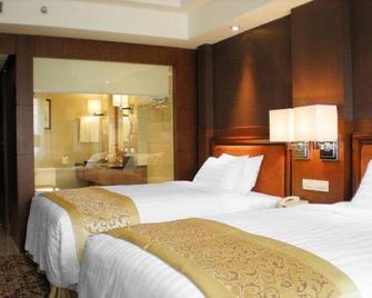 Shanghai Renji Hotel - Shanghai - Bedroom