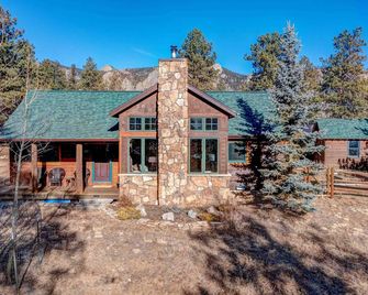Evergreen View - A Modern Mountain Retreat - Estes Park - Building