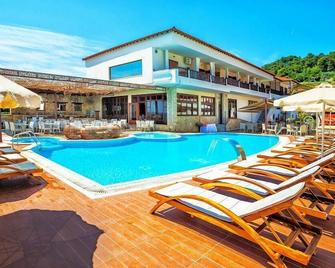 Xenios Possidi Paradise Hotel - Posidi - Pool