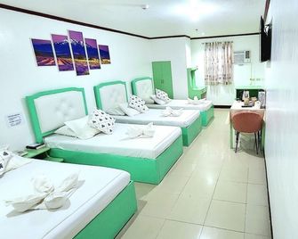 Demiren Hotel - Cagayan de Oro - Slaapkamer