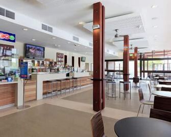 Park Avenue Hotel Motel - Rockhampton - Bar