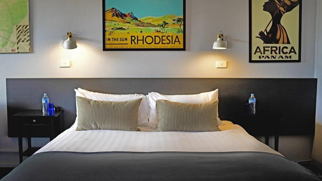 The Oriana Orange - Retro Hotel & Resort