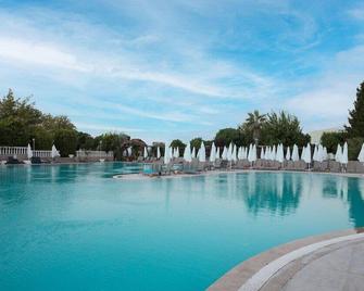 Palm Wings Beach Resort - Didim - Pool