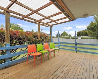 North South Holiday Park - Christchurch - Balcony