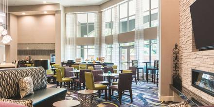 Image of hotel: La Quinta Inn & Suites Atlanta Perimeter Medical Center