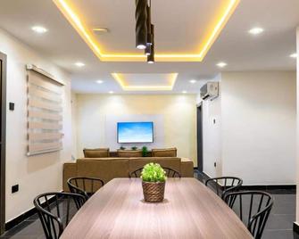 Jotani Living - Lagos - Salle à manger