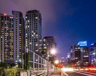Ramada Hotel and Suites Seoul Namdaemun - Seoul