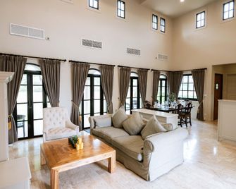 Payaa International Pool Villa at My Ozone Khao Yai - Ban Khao Yai Thiang Tai - Sala de estar
