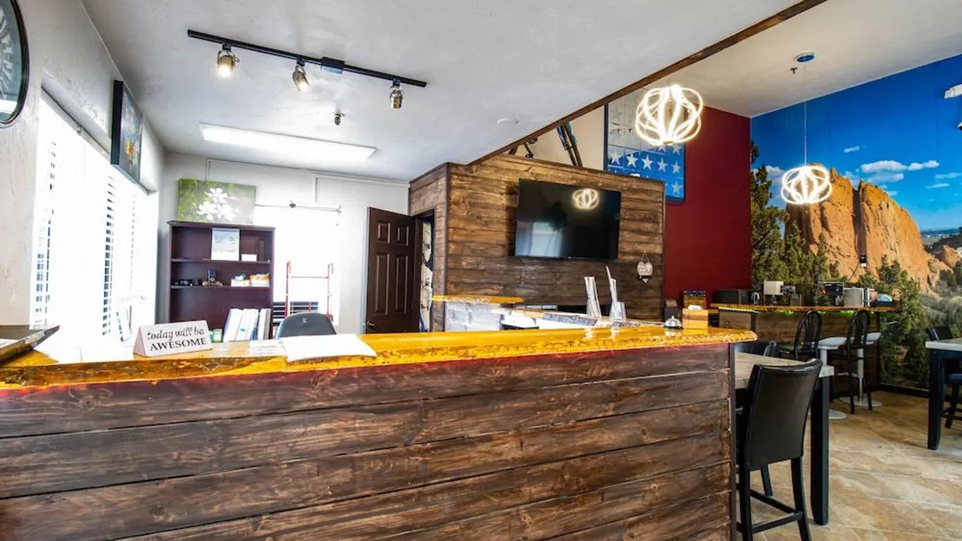 Manitou Inn & Suites at Pikes Peak