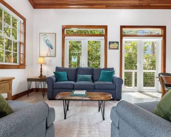 4-bedroom New Construction house with private pool in Key West - 基韋斯特 - 客廳