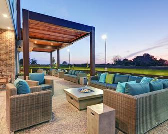 Home2 Suites by Hilton Bettendorf Quad Cities - Bettendorf - Patio