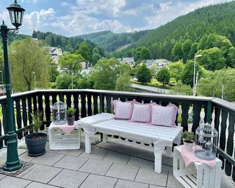 Flair-Hotel Waldfrieden - Meuselbach-Schwarzmuhle - Balkon