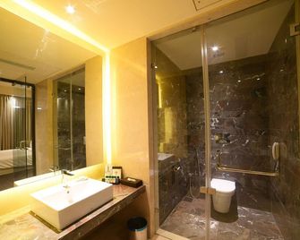 Iscon The Fern Resort & Spa, Bhavnagar - Bhavnagar - Salle de bain