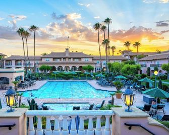 Harris Ranch Inn - Coalinga - Pool