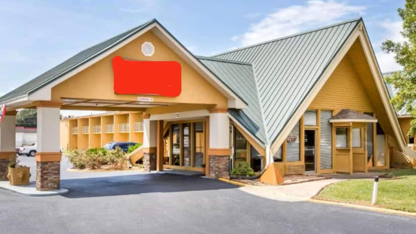 Perry Inn & Suites By Capital O National Fairground Ga I 75