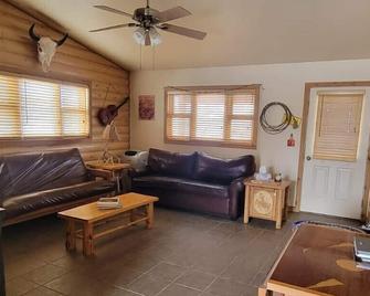 Perfect getaway at the foot of the Beartooth Mountains! - Powell - Sala de estar