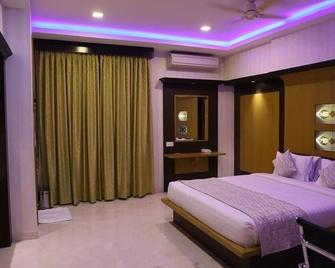 Hotel Sr Grand - Anantapur - Bedroom