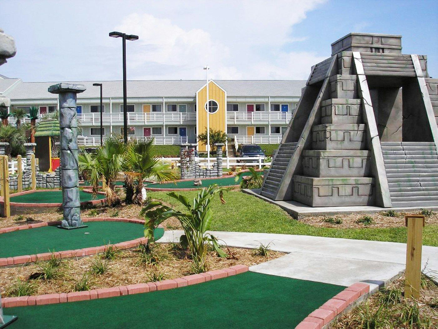 إن آت ذا ووتر بارك - جالفيستون - مبنى