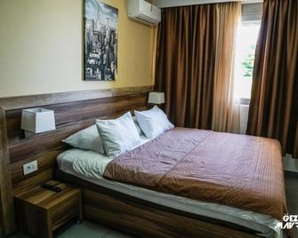 Hotel Mediterraneo Liman Free Private Beach For Hotel Guest - Ulcinj