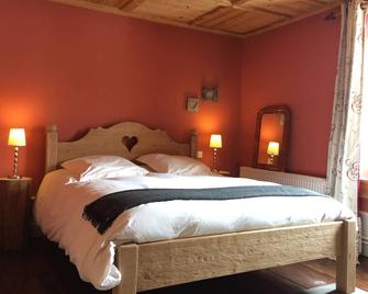 Charming cottage 2 people - Lajoux - Chambre