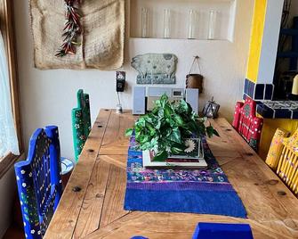 Mountain getaway in the heart of La Veta! - La Veta - Comedor