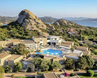 Hotel Grand Relais Dei Nuraghi - Arzachena - Piscina