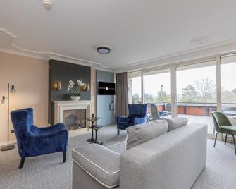 Fletcher Wellness-Hotel De Hunzebergen - Borger - Living room